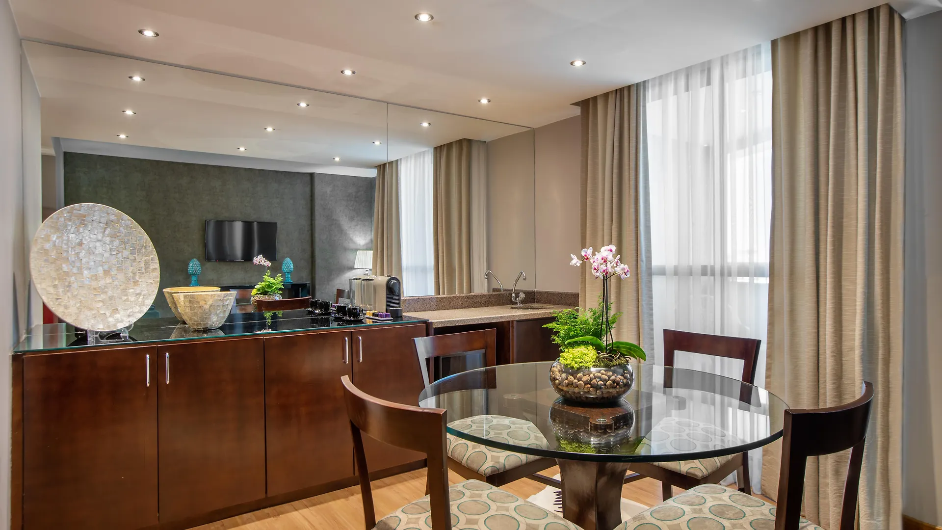 **** Hotel Brasil 21 Suites Affiliated By Melia Brasília Brazílie